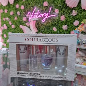 Set de regalo de la colección "Courageous": gel de ducha, dos botellas de eau de toilette y un bálsamo para después del afeitado.