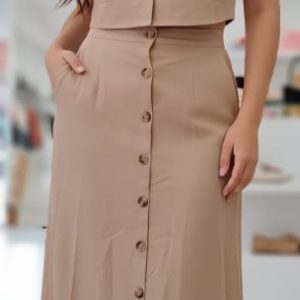Falda larga lisa con bolsillos.
