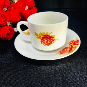 VINTAGE juego de taza y platillo con flores, delicadas tazas de porcelana (flores variadas)