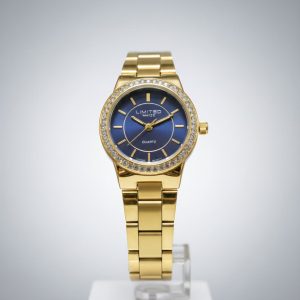 Reloj de pulsera de adornos de pedrería alrededor del bisel.