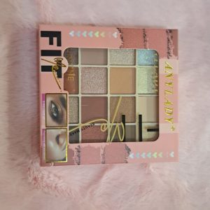 Kit de maquillaje completo diseñado para comodidad y versatilidad.