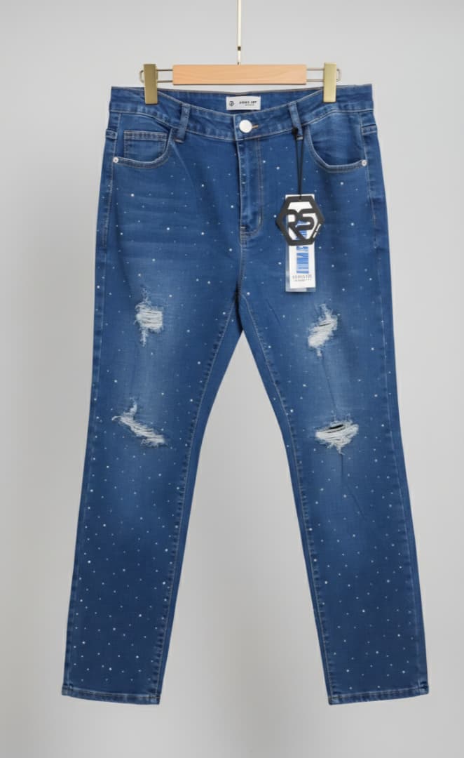 Jeans de mezclilla ajustados de pierna recta para mujer, con detalles de pedrería y rotos