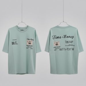 Camiseta de color verde menta con gráficos y texto impresos