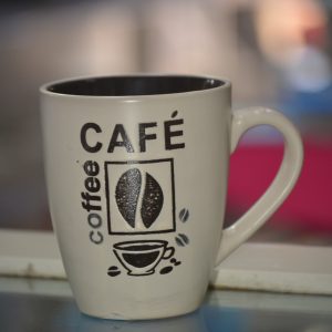 Taza de café de personalizadas de porcelana con letrero "Café"