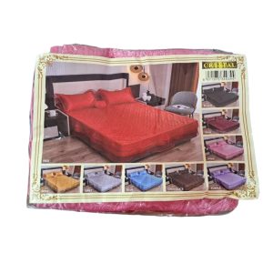 Juego de edredón o cubrecama de la marca Crystal.