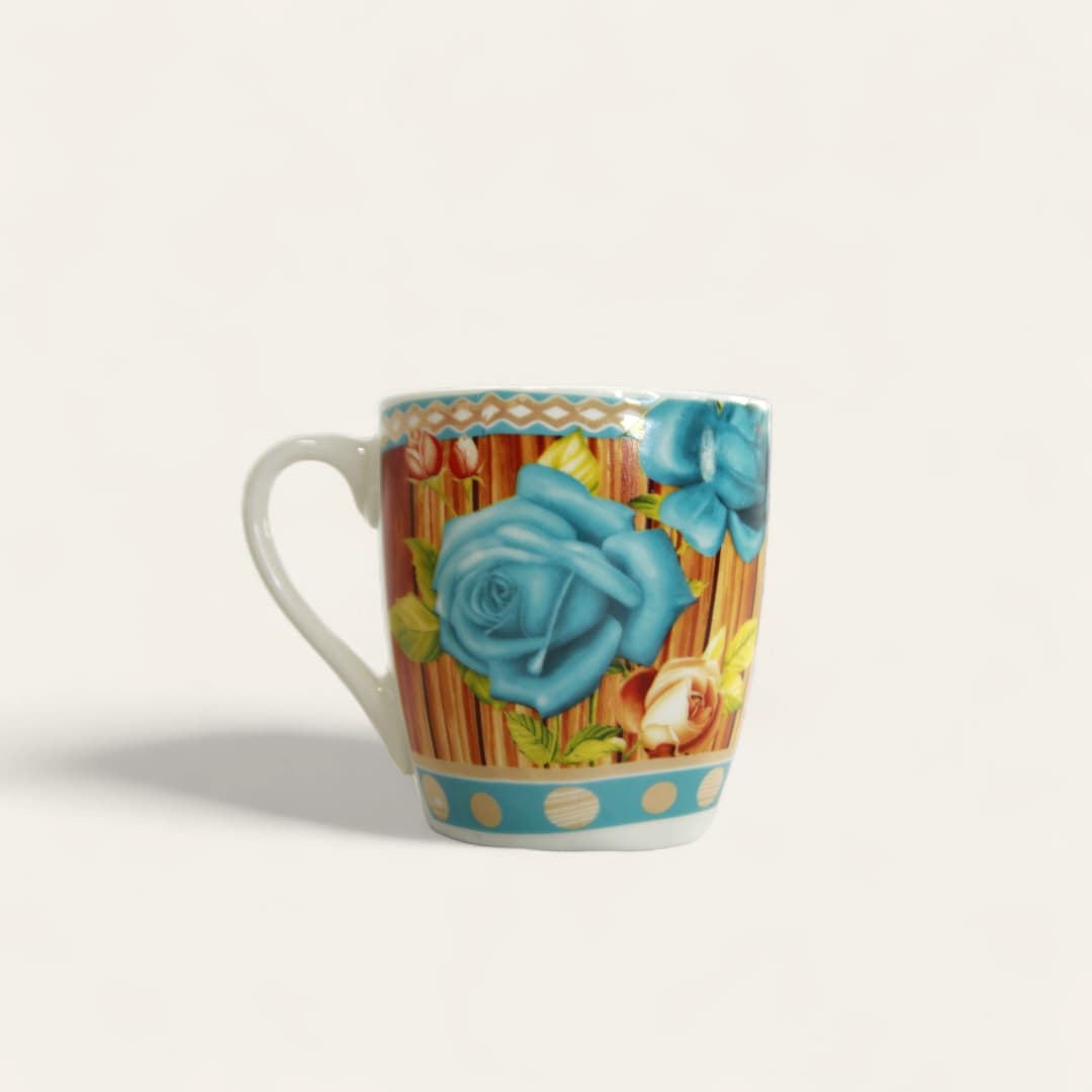 Taza de cerámica con un patrón floral. (1u)
