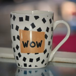 Taza de café de personalizadas de porcelana con letrero "WOW"